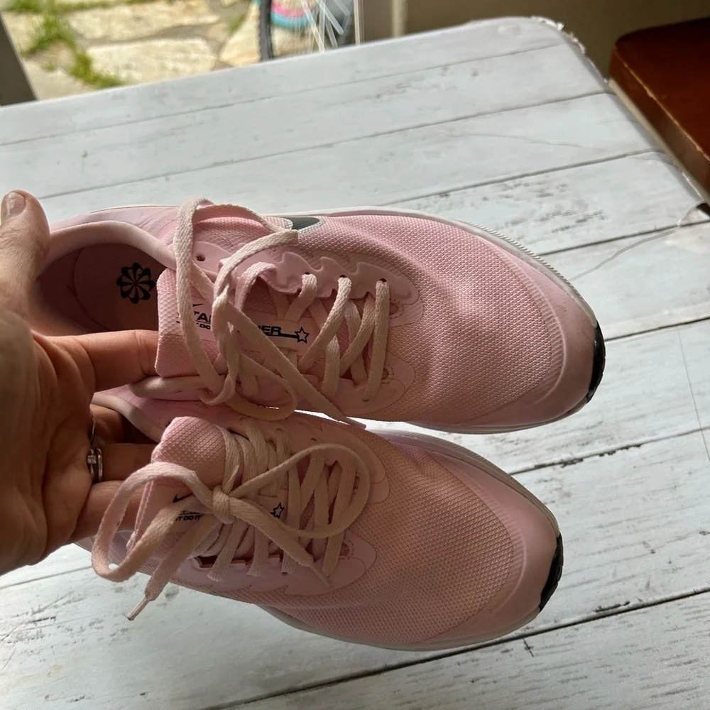 Nike Star Runne pink and black athletic shoes size 7Y